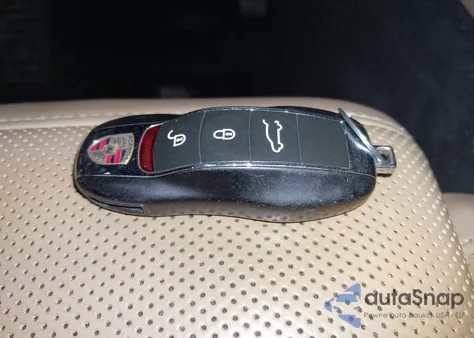 2016 Porsche Cayenne z USA, uszkodzony, nr VIN WP1AA2A27GKA12317